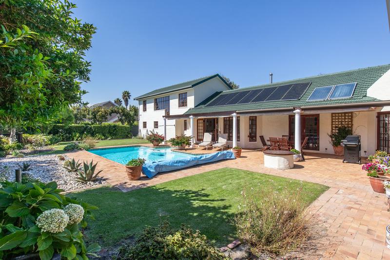 5 Bedroom Property for Sale in Tokai Western Cape